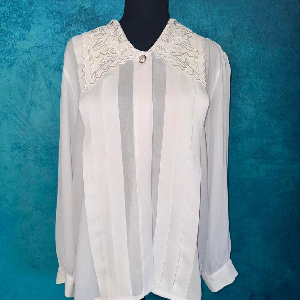 Vintage Karen-scott Women's White and Cream Blouse